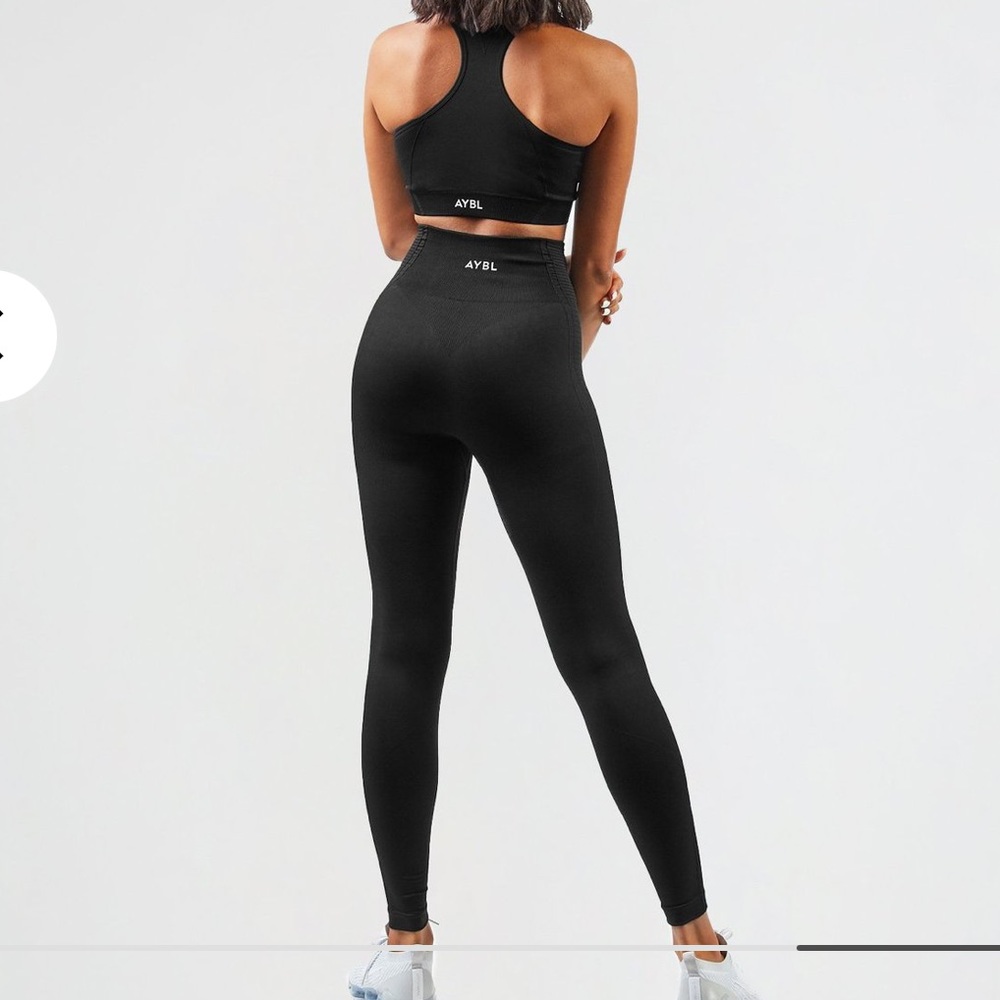 Black seamless AYBL workout set US (S) worn once for photoshoot 10/10 condition